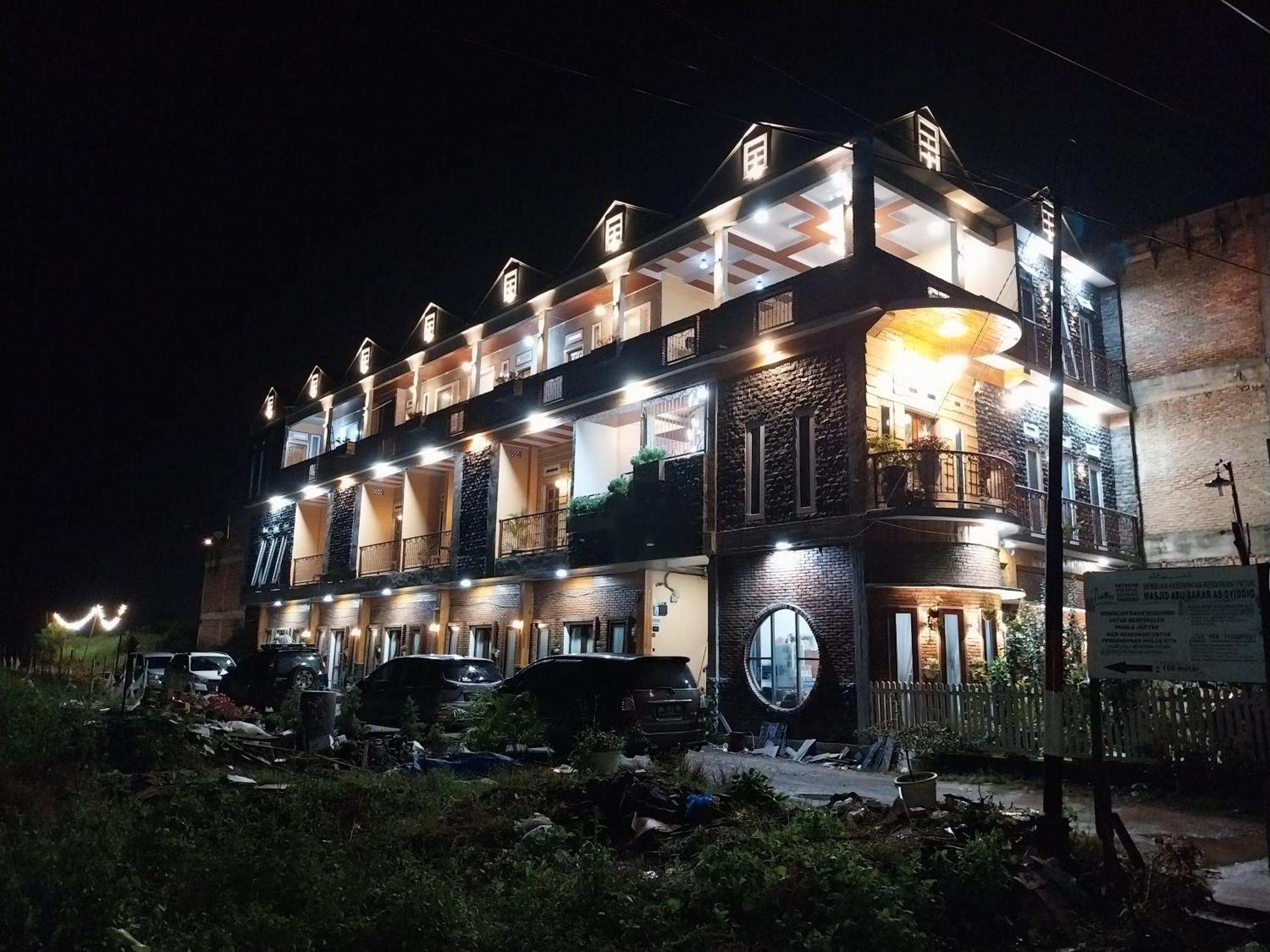 Sapo Rumbia Berastagi Exterior photo